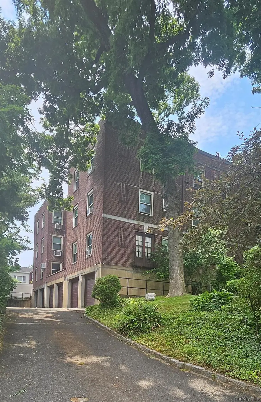 1 Ascot Ridge #1A, Great Neck, NY 11021 - Image #2