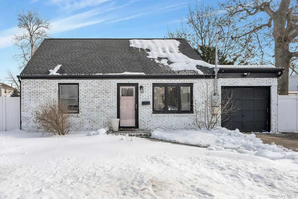 35 Kenwood Avenue, Massapequa, NY 11758 - #1