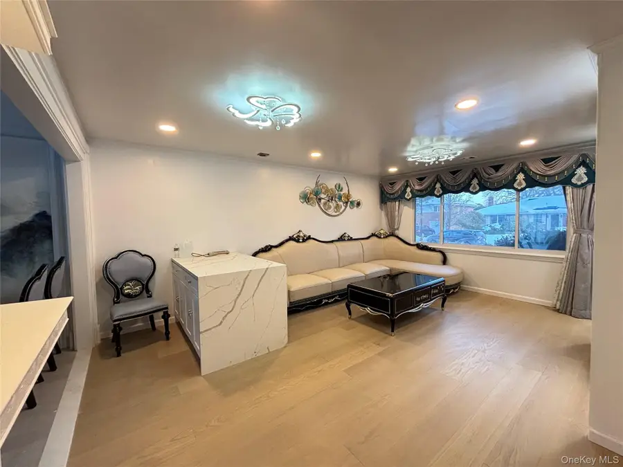 105 Seaman Road, Jericho, NY 11753 - Image #3