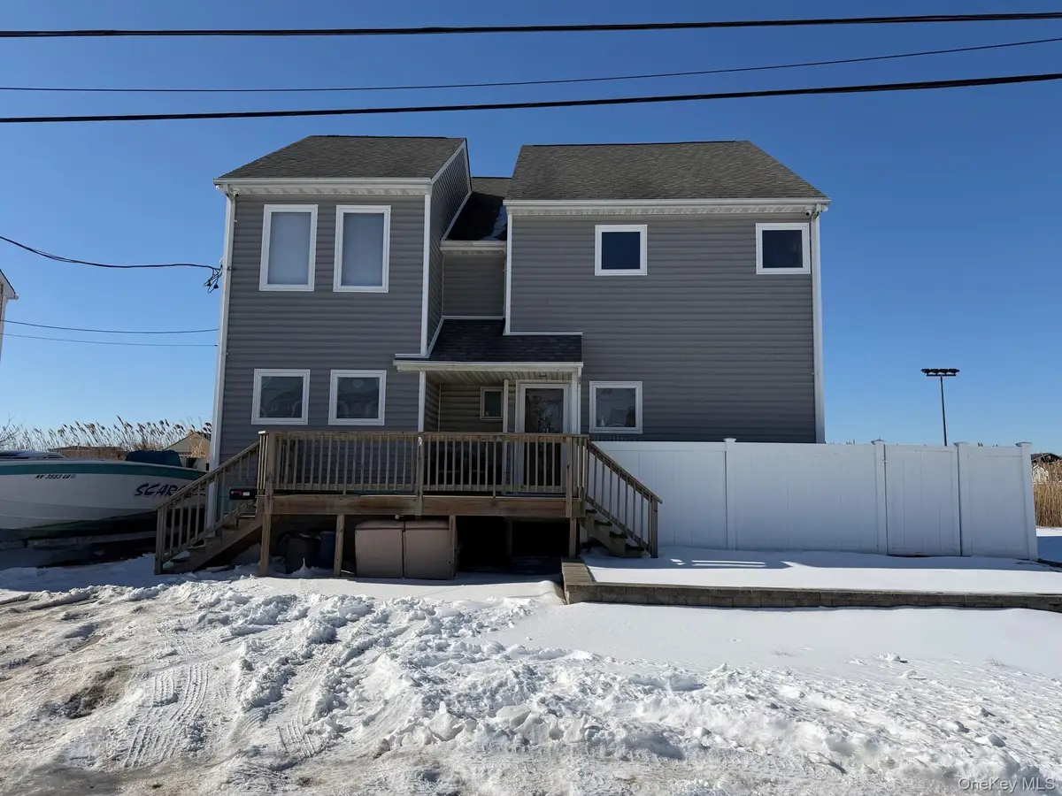 891 S Bay Street, Lindenhurst, NY 11757 - #1