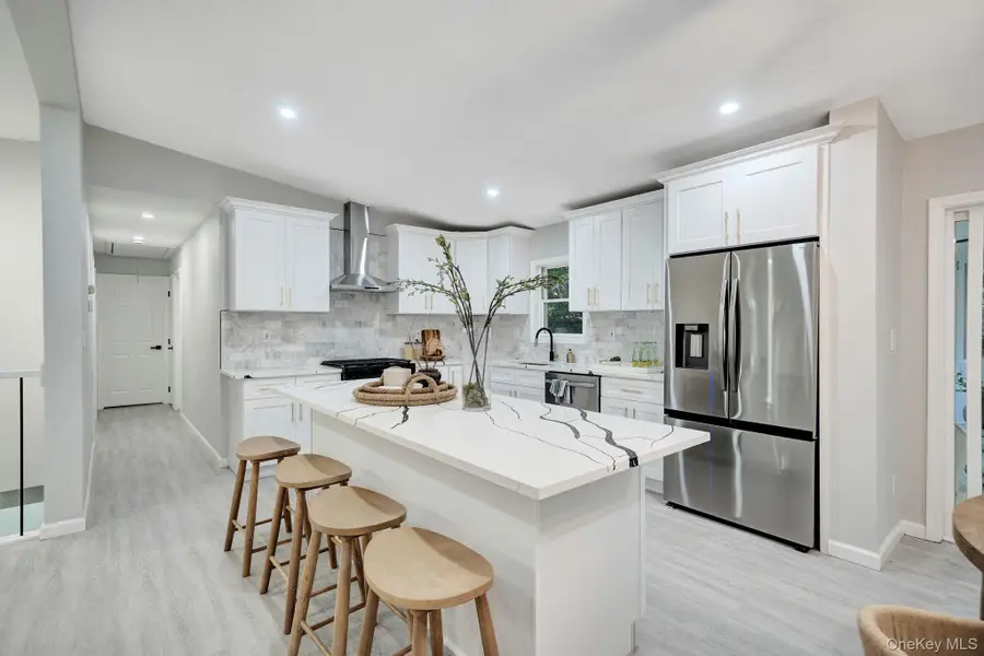 644 Bread And Cheese Hollow Road, Northport, NY 11768 - Image #2