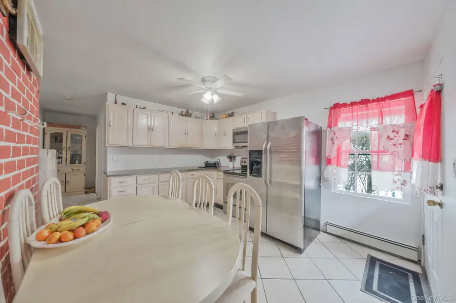 24 Beacon Lane, Hicksville, NY 11801 - #2