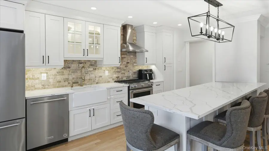 22 Park Place #4T, Great Neck, NY 11021 - #2