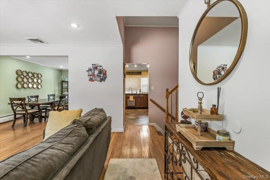 201 Martin Drive, Syosset, NY 11791 - #3