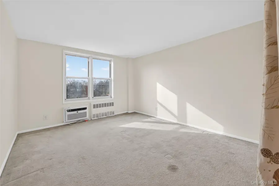 66-10 Thornton Place #4C, Rego Park, NY 11374 - #2
