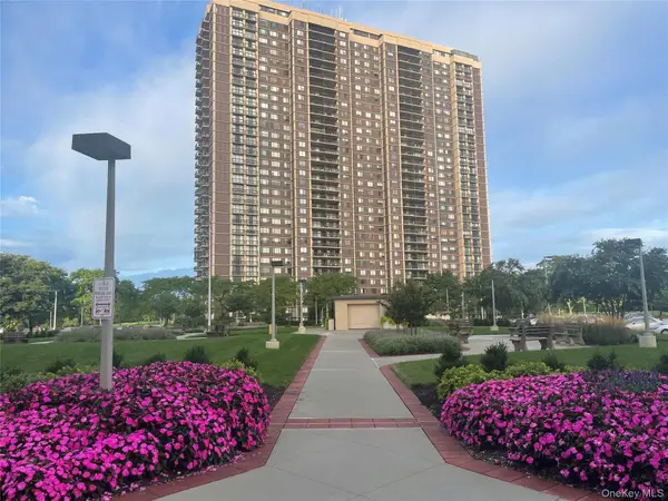 27110 Grand Central Parkway #10F, Floral Park, NY 11005