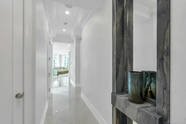 3000 Royal Court #3306 PH, North Hills, NY 11040