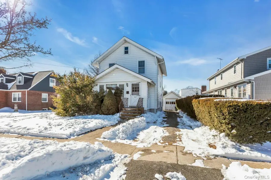 463 S 3rd Street, Lindenhurst, NY 11757 - #2