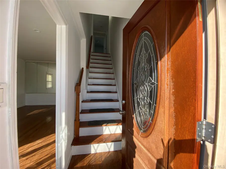 216 Raff Avenue, Mineola, NY 11501 - #2