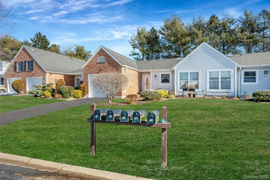 35 Chippendale Drive, Mount Sinai, NY 11766 - #3