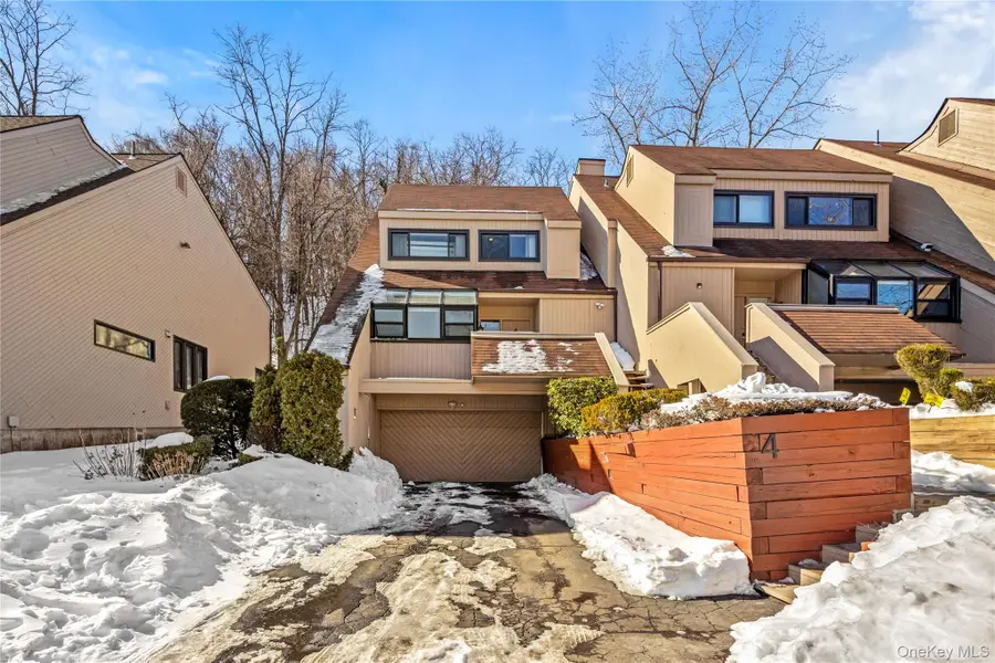 4 John Bean Court, Port Washington, NY 11050 - #2