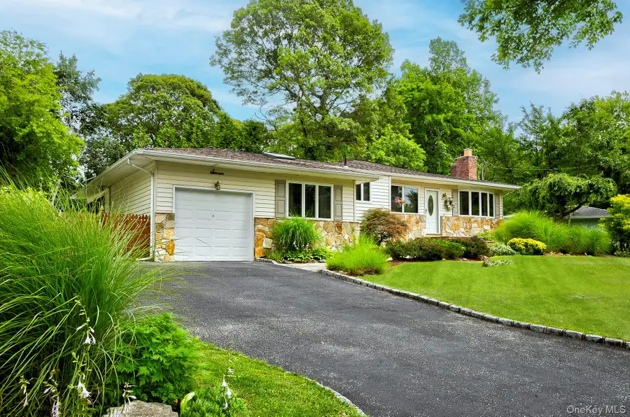 7 Bartel Place, South Huntington, NY 11746 - #2