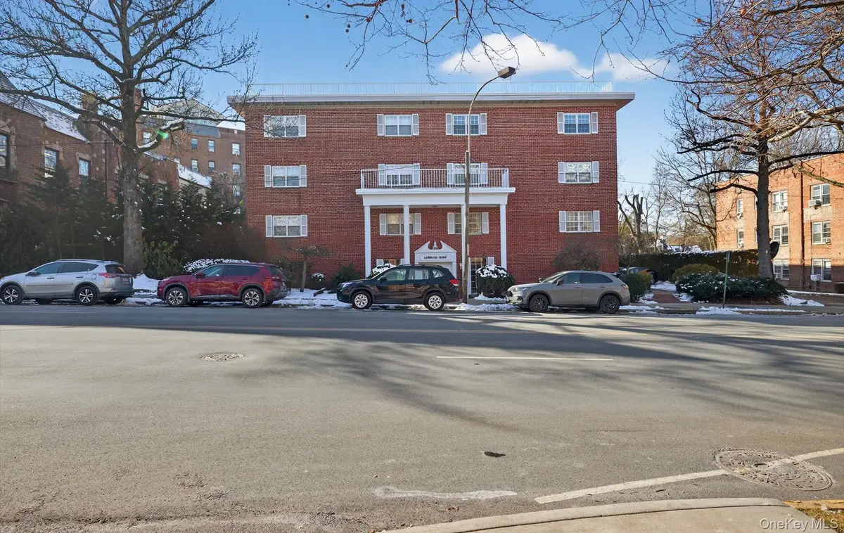 100 S Middle Neck Road #305, Great Neck, NY 11021 - #1