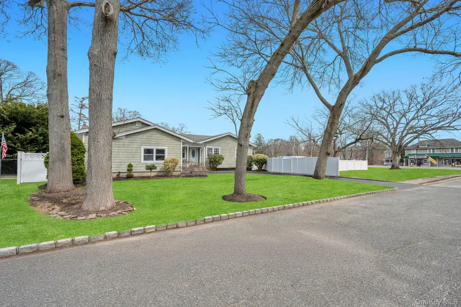 9 Wiggins Street, Ronkonkoma, NY 11779 - #3