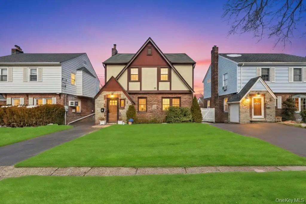 970 Benris Avenue, Franklin Square, NY 11010 - #1