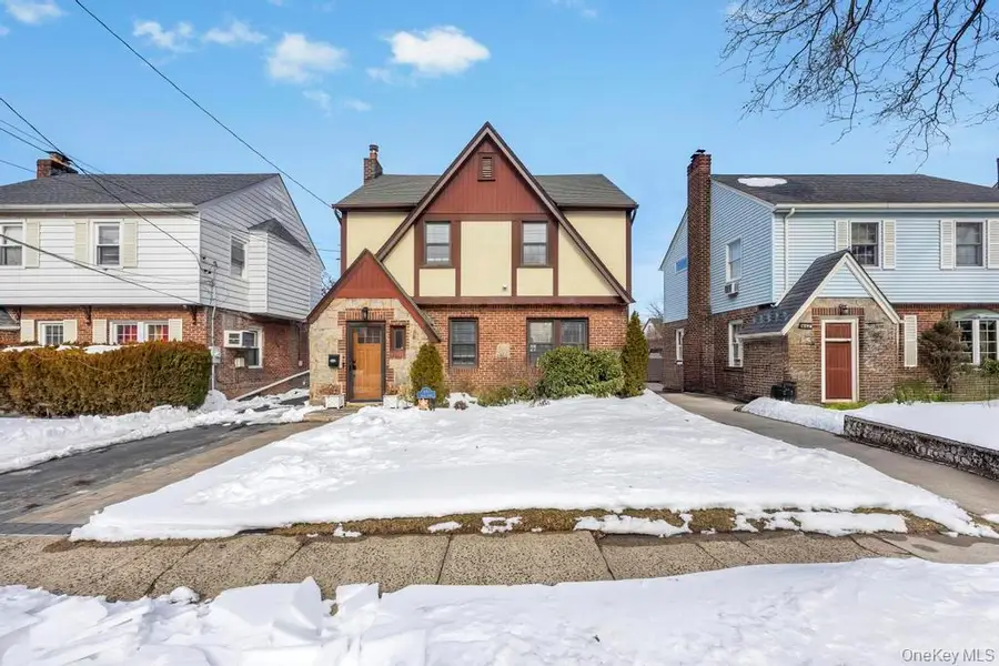 970 Benris Avenue, Franklin Square, NY 11010 - #2