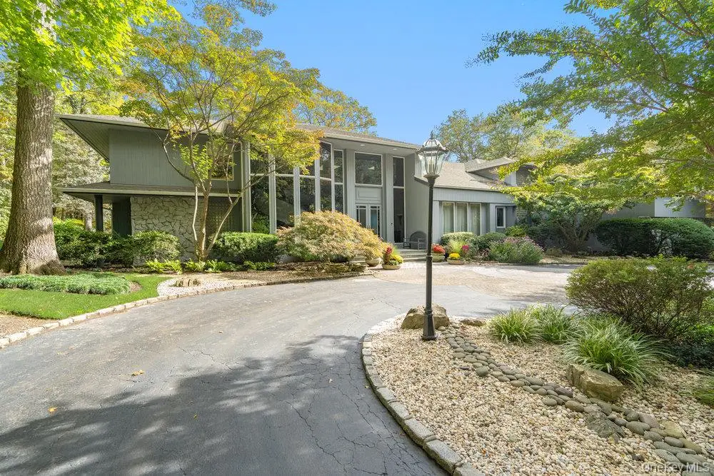 8 Forest Court, Syosset, NY 11791 - #1