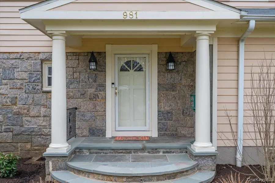 981 Green Meadow Lane, Mamaroneck, NY 10543 - #2