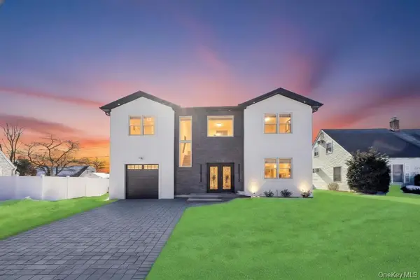 62 Haven Lane, Levittown, NY 11756