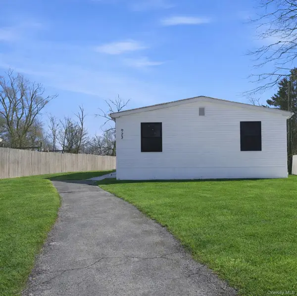 923 E Main Street, Riverhead, NY 11901