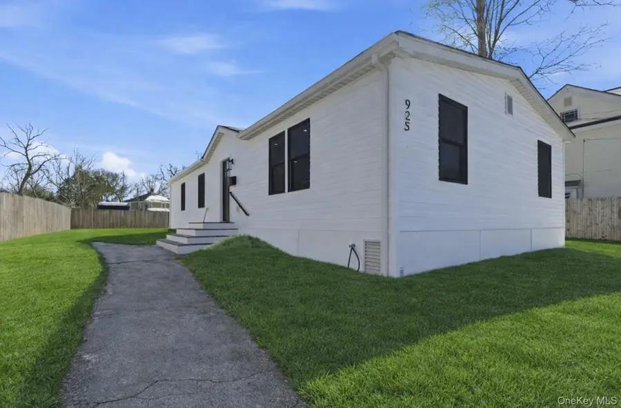 923 E Main Street, Riverhead, NY 11901 - #2