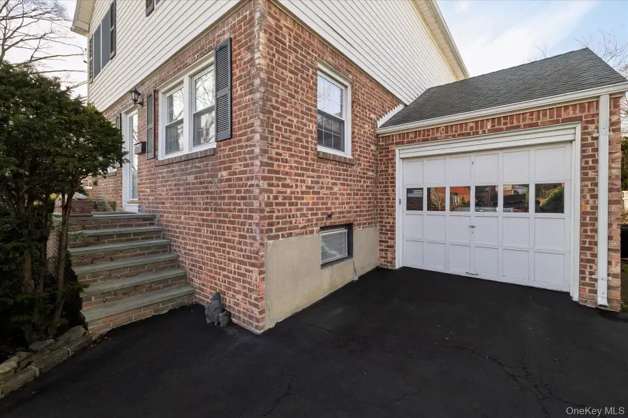 148 Amherst Road, Valley Stream, NY 11581 - #2