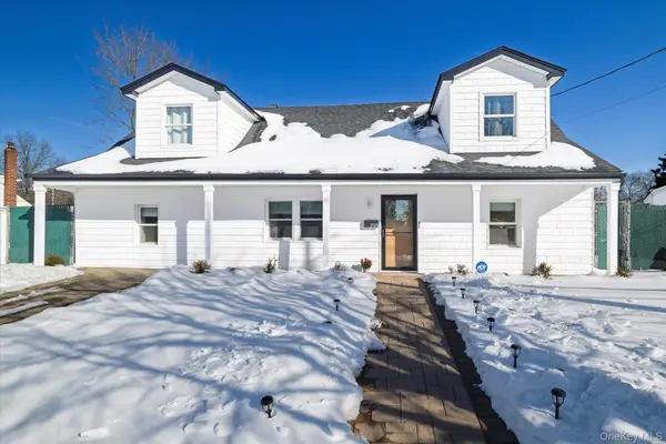 2125 North Drive, Seaford, NY 11783