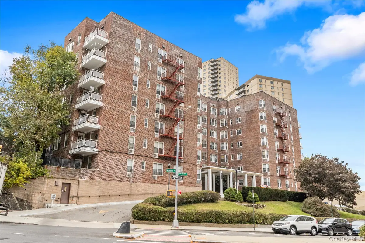 601 Kappock Street #2D, Bronx, NY 10463 - #1
