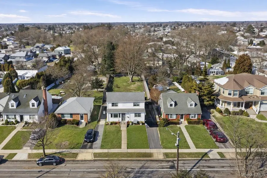 101 Spruce Avenue, Bethpage, NY 11714 - Image #3