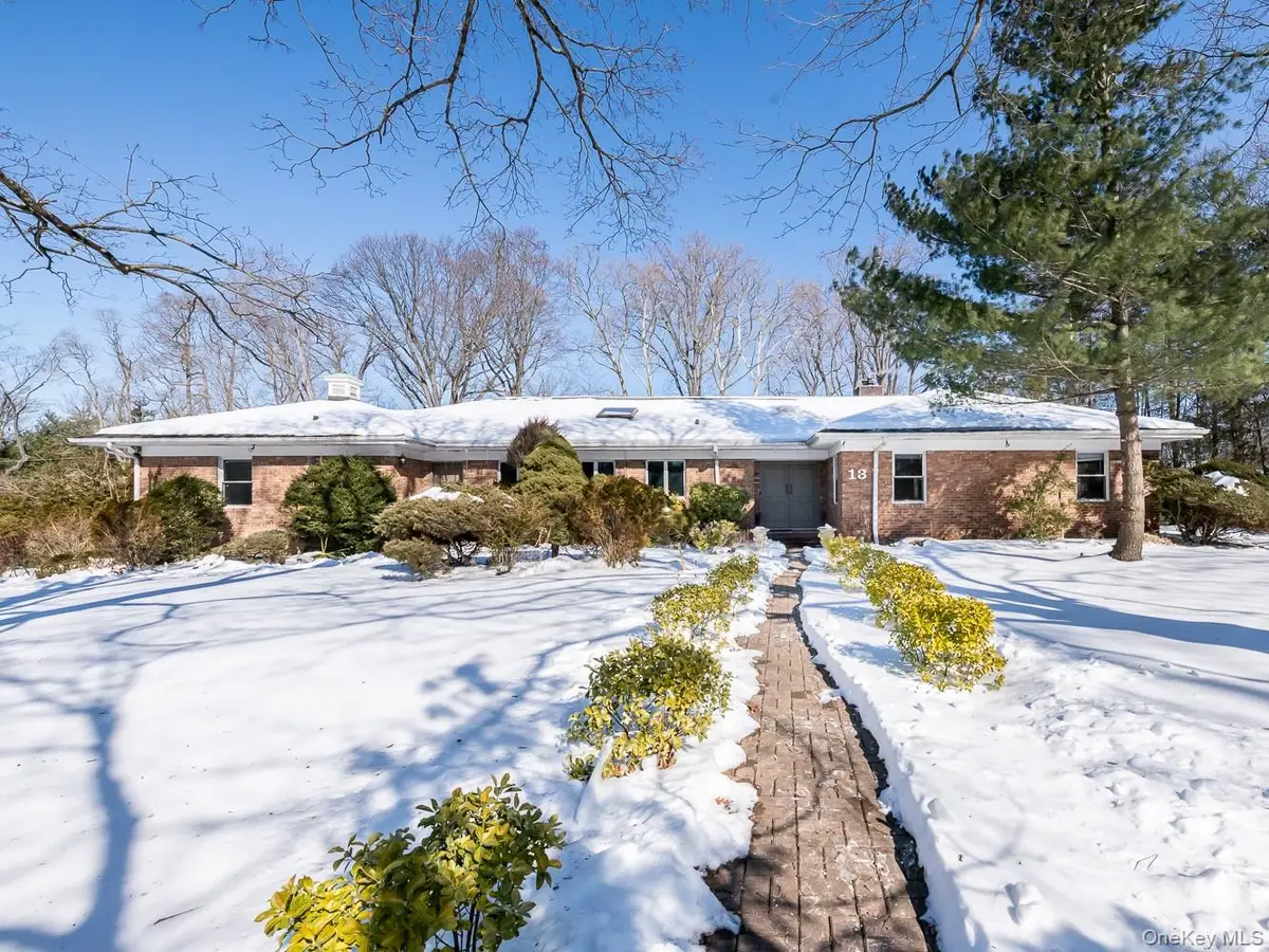 13 Lighthouse Road, Great Neck, NY 11024 - #1