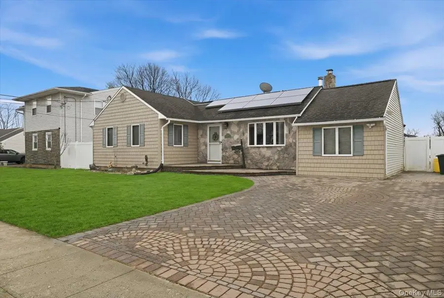 38 Bacon Lane, Babylon, NY 11702 - #2