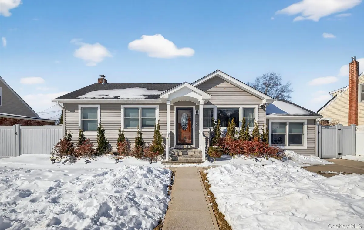 85 Pengon Circle, East Meadow, NY 11554 - #1