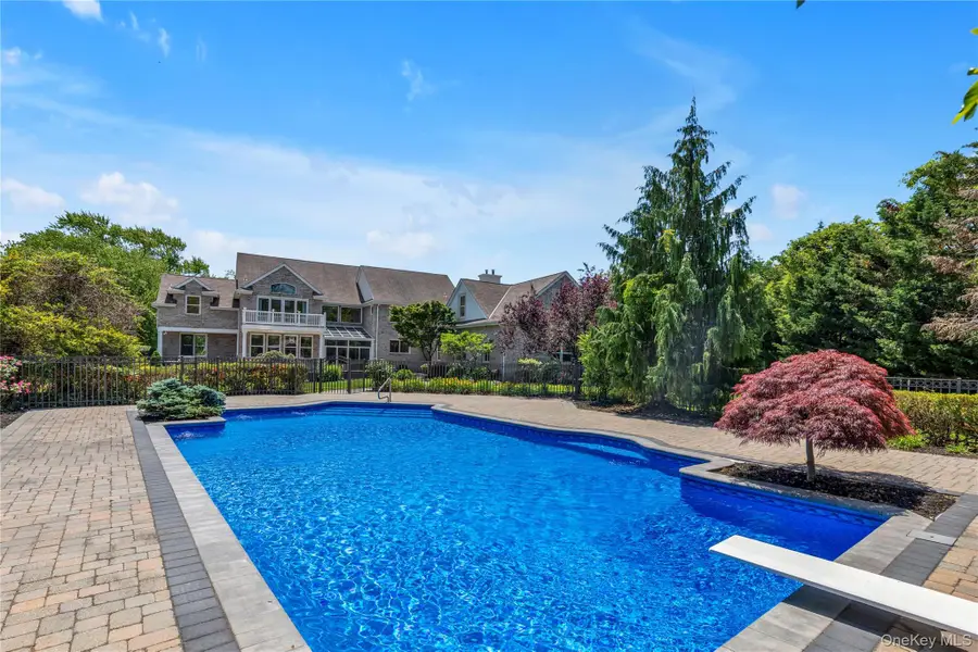 38 The Helm, East Islip, NY 11730 - #3