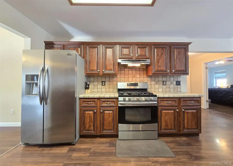 29 Pine Street, Coram, NY 11776 - #3