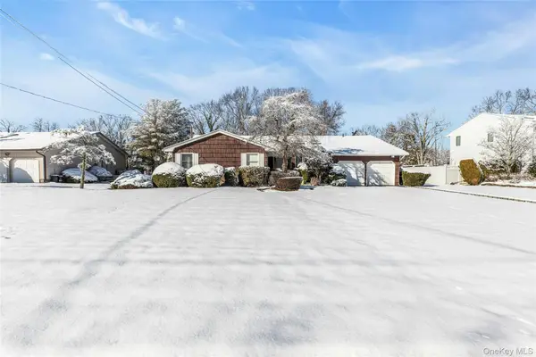 61 Hofstra Drive, Plainview, NY 11803