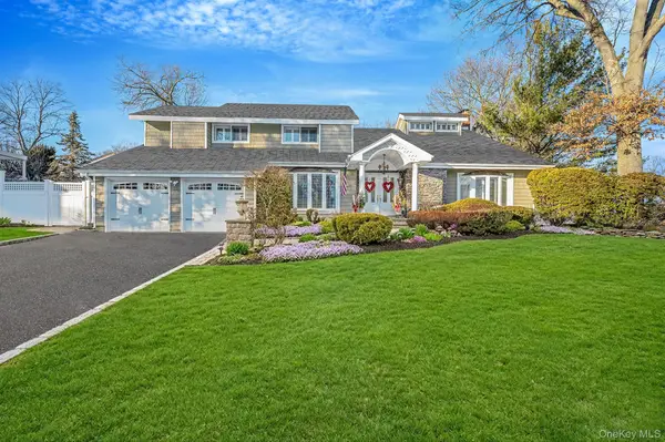 10 Alpine Court, Smithtown, NY 11787