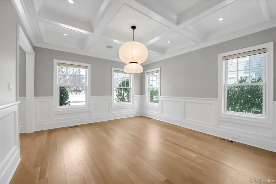 36 Fenimore Avenue, Garden City, NY 11530 - #3