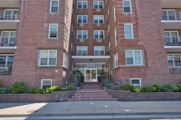 210 E Broadway #5A, Long Beach, NY 11561