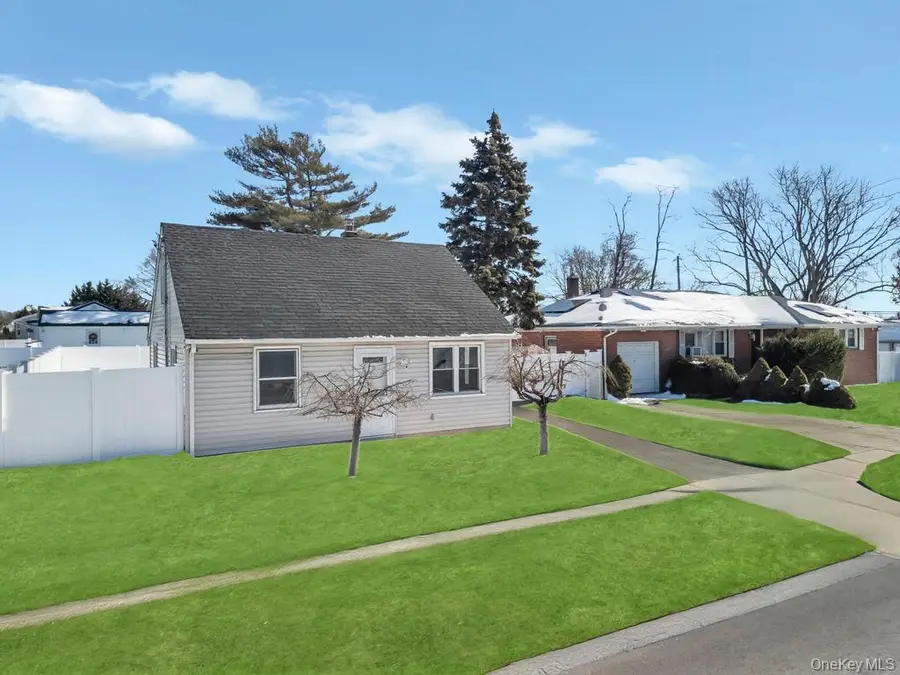 1333 5th Avenue, Bay Shore, NY 11706 - #2