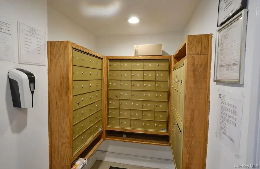 43-25 Douglaston Parkway #1LB, Douglaston, NY 11363 - #3