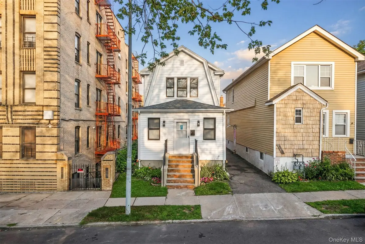 2054 Saint Paul Avenue, Bronx, NY 10461 - Image #1