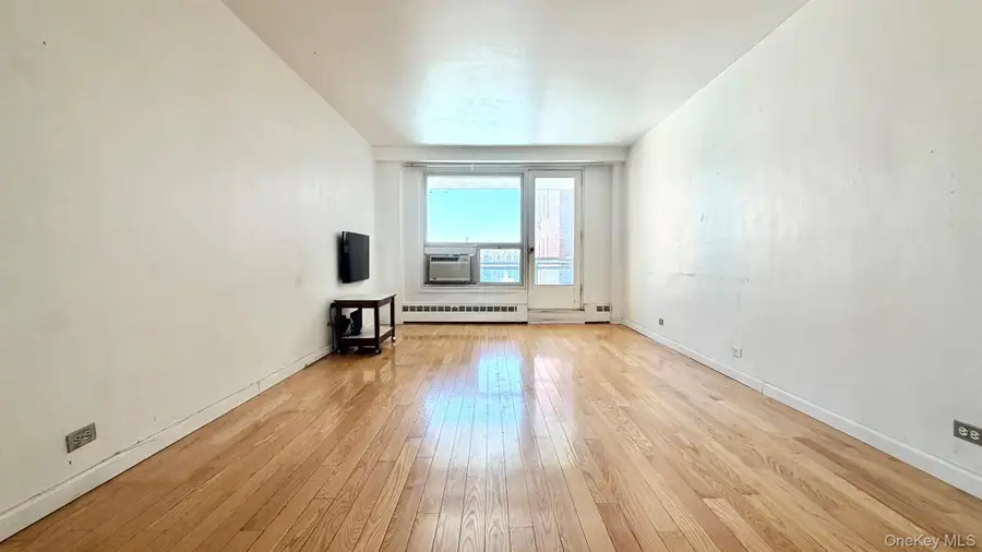 9707 63rd Road #8G, Rego Park, NY 11374 - #3