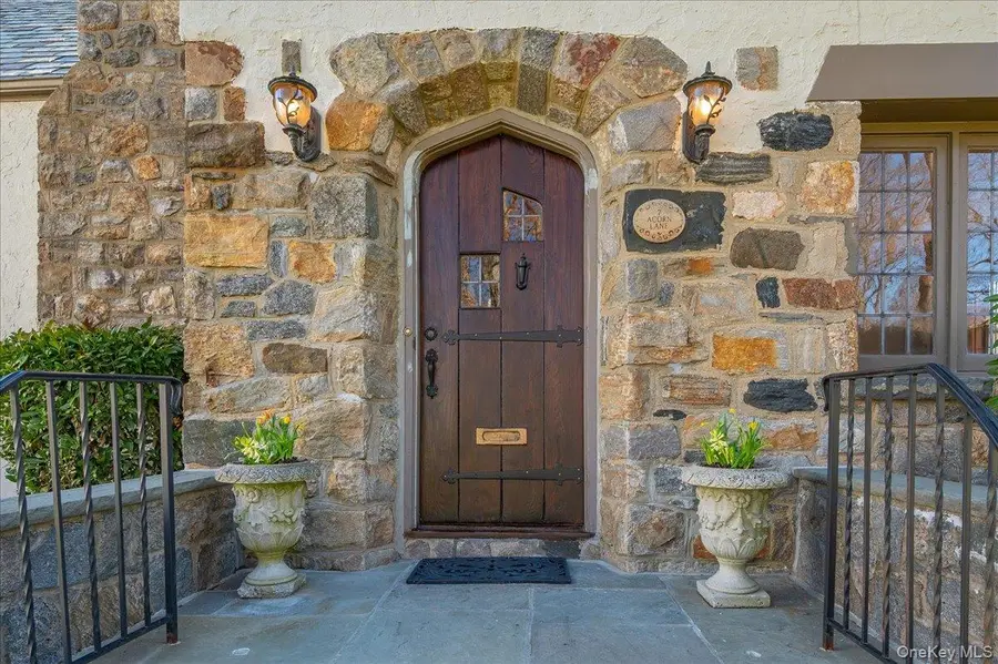 7 Acorn Lane, Larchmont, NY 10538 - #2