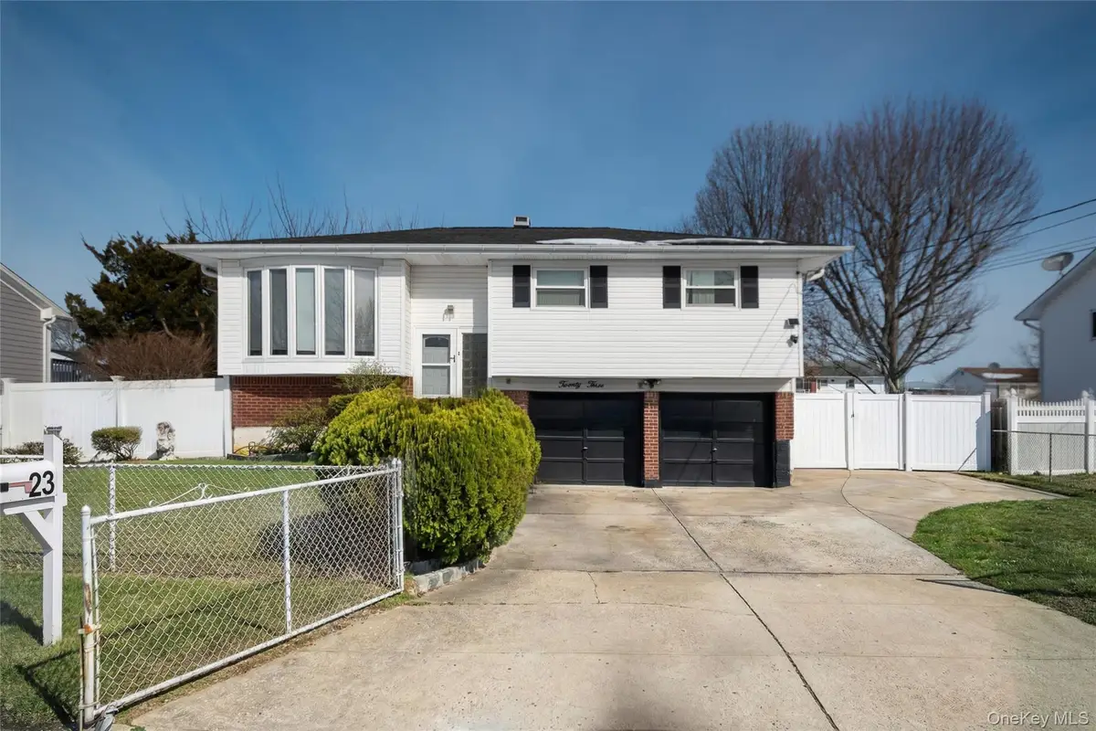 23 Frank Street, Brentwood, NY 11717 - #1