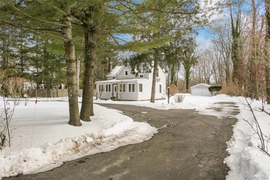 360 S Country Road, Brookhaven, NY 11719 - #3