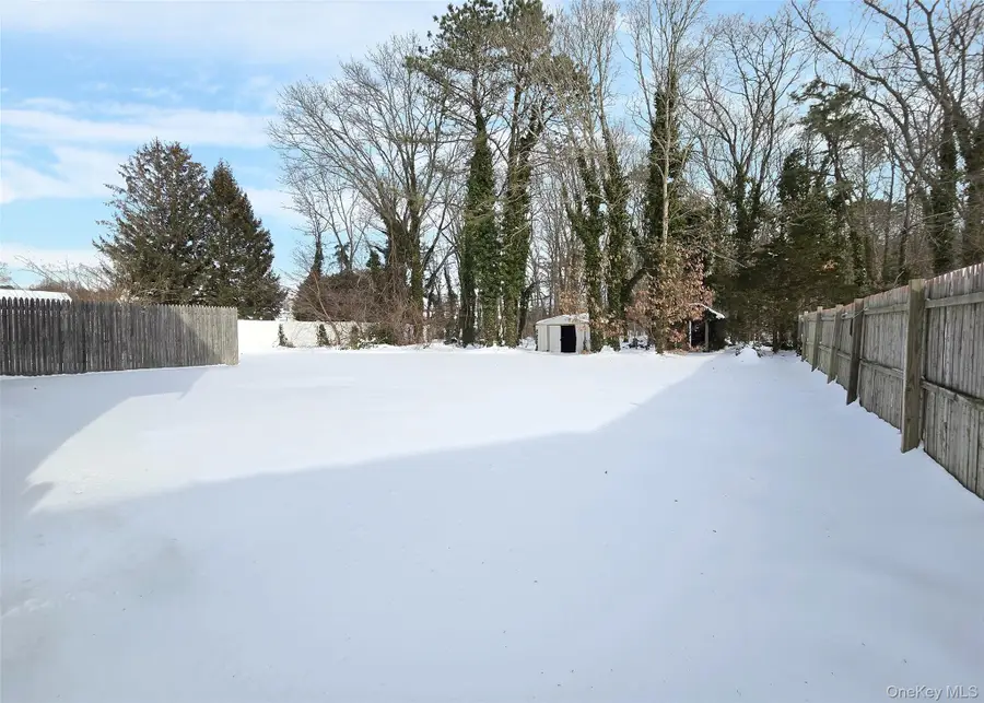 43 Fallen Leaf Road, Holbrook, NY 11741 - Image #2