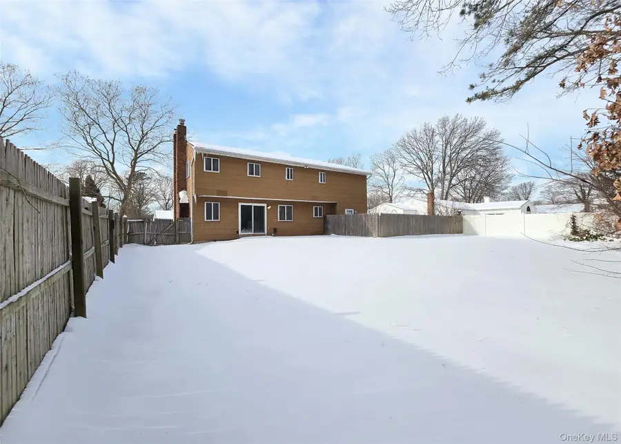 43 Fallen Leaf Road, Holbrook, NY 11741 - Image #3