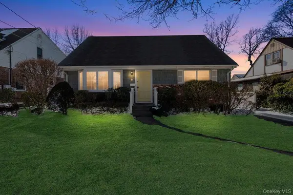 91 Drake Street, Malverne, NY 11565