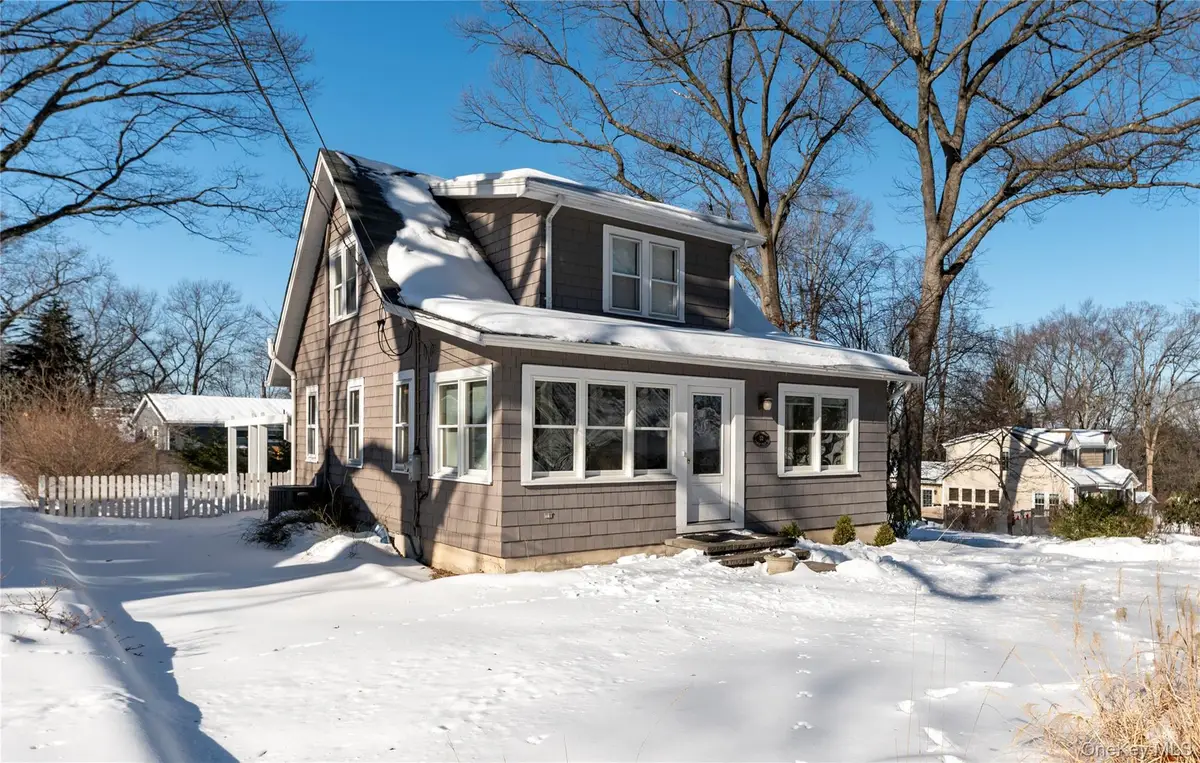 33 Forest Glen Road, Valley Cottage, NY 10989 - #1