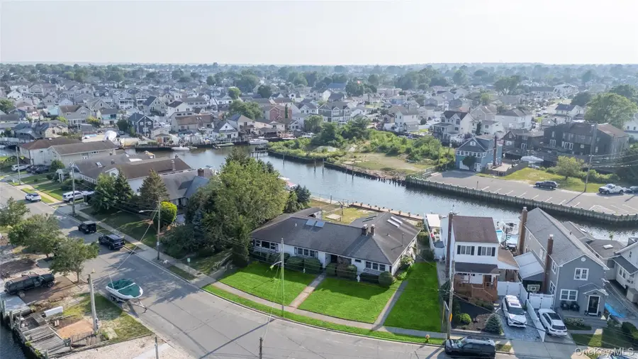 2436 Hempstead Lane, Wantagh, NY 11793 - #3